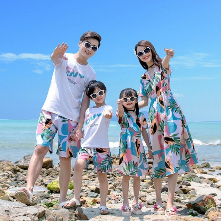 여름 해변 바캉스 패밀리 룩,엄마 딸 아빠 아들 티셔츠 및 반바지, 가족사진촬영 가족티