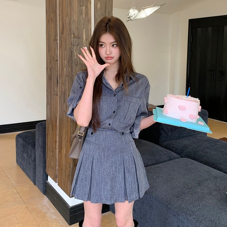 르비에 어반 투피스 셋업 여름 반팔 와이셔츠 플리츠 A라인 치마 르비에 어반 투피스 셋업 여름 반팔 와이셔츠 플리츠 A라인 치마